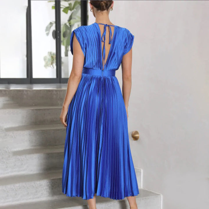 Willow & Mae™ | Timeless Pleated Midi Dress