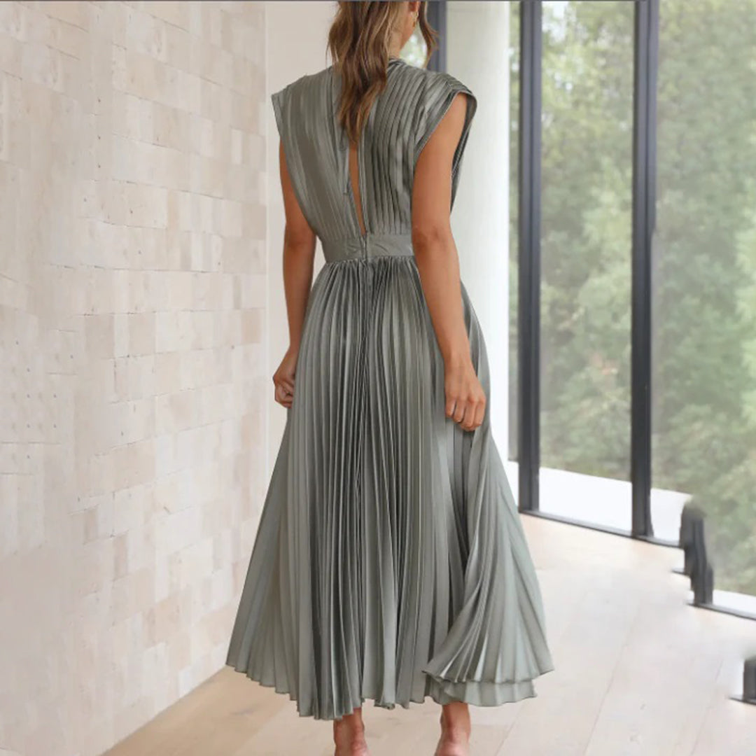 Willow & Mae™ | Timeless Pleated Midi Dress
