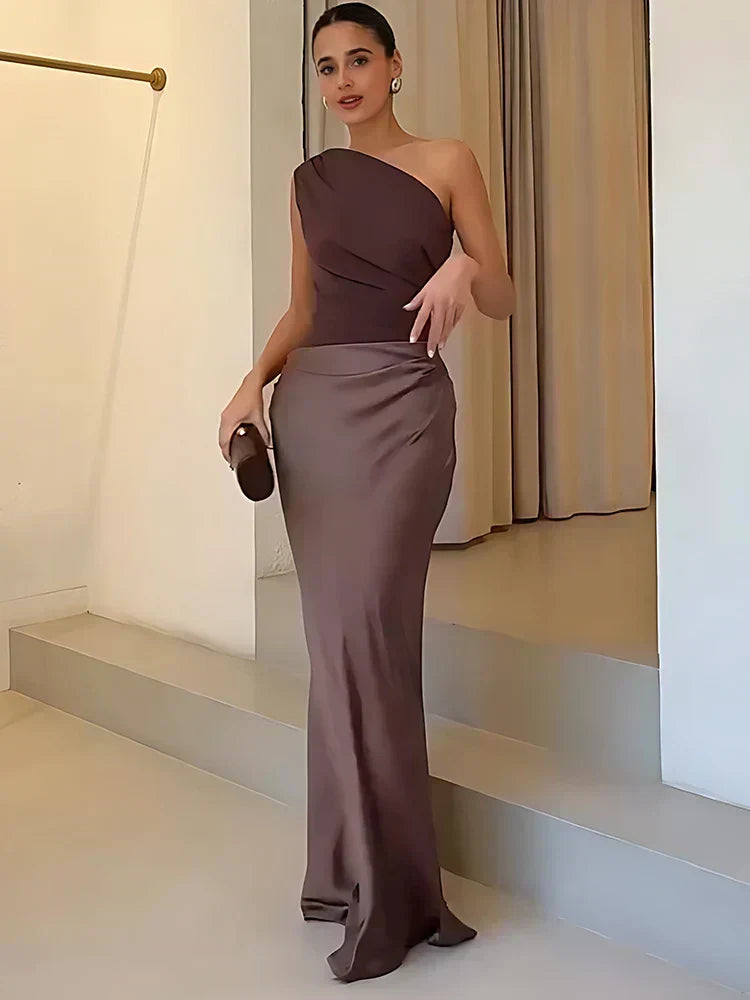 Willow & Mae | Maxi Dress with a Guilt in Satin