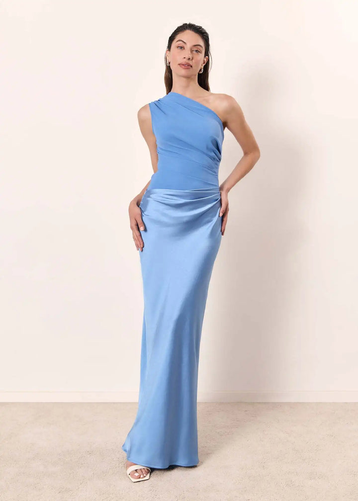 Willow & Mae | Maxi Dress with a Guilt in Satin